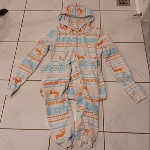 4/$60 New White Hooded Fluffy Onesie - Size Small